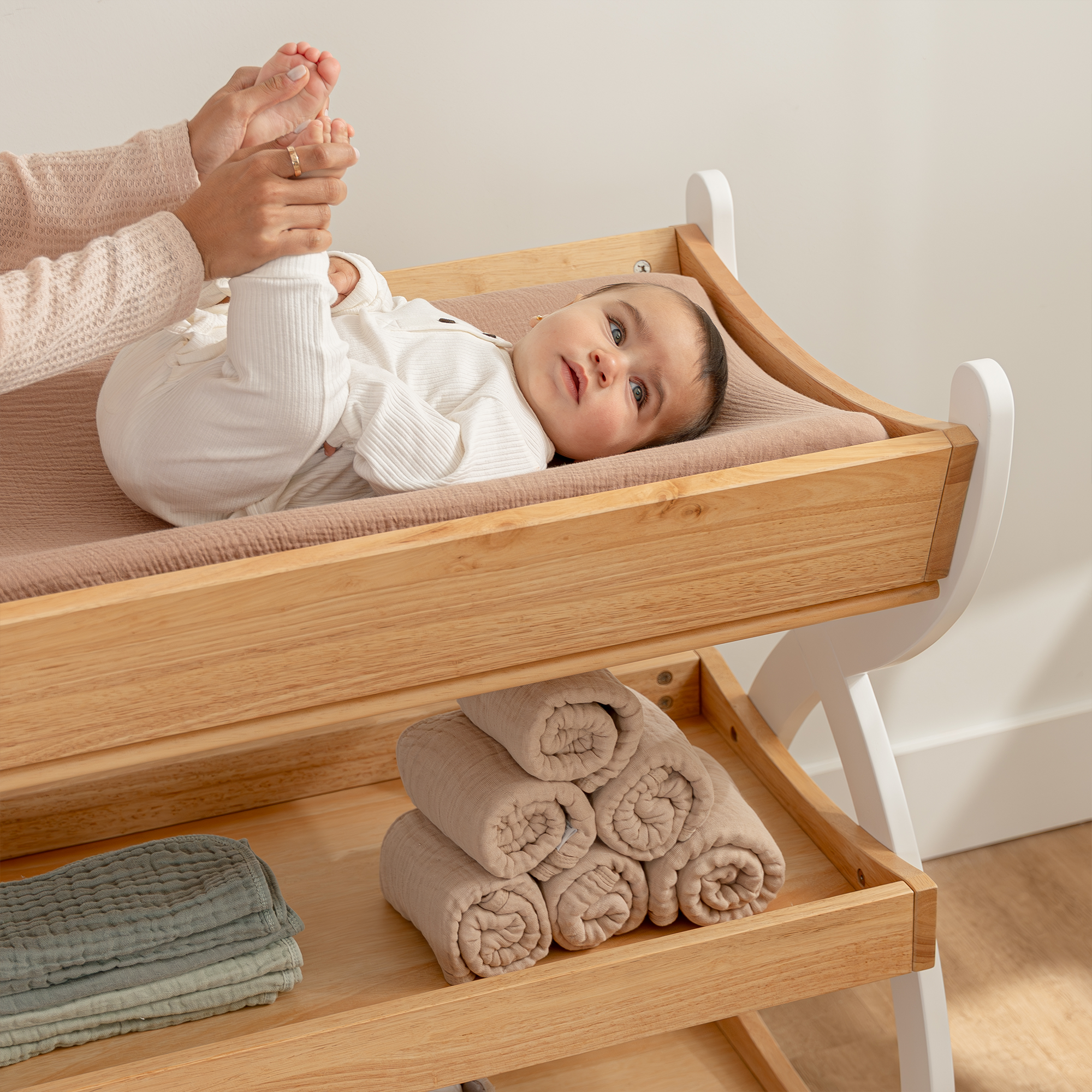 Baby Changing Table by Comfy Cubs